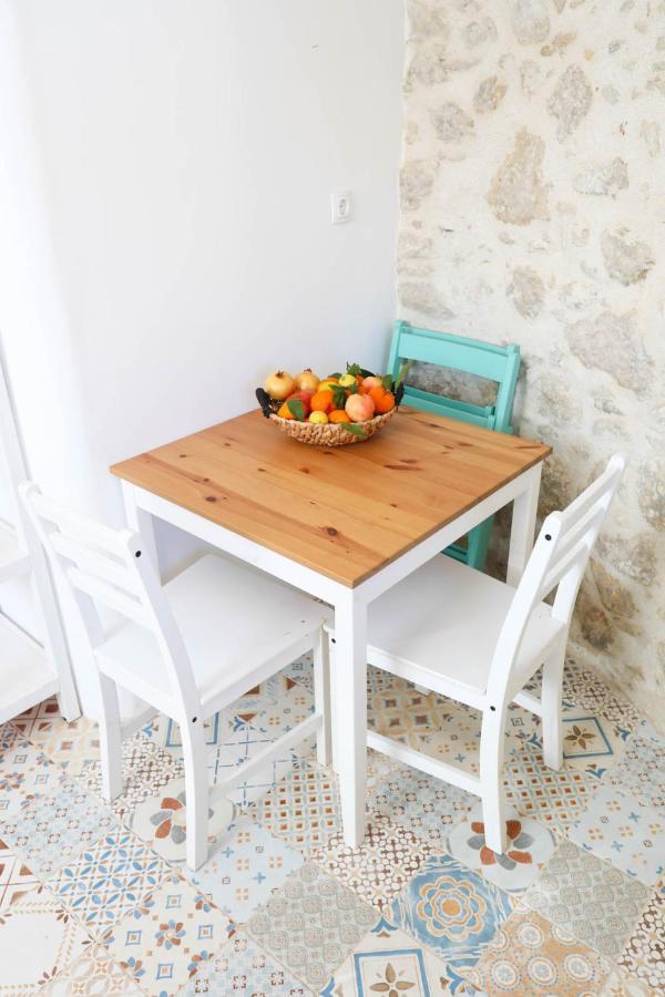 Ravi Boutique Home - 1 Minute Walk From Beach كاليفيس المظهر الخارجي الصورة