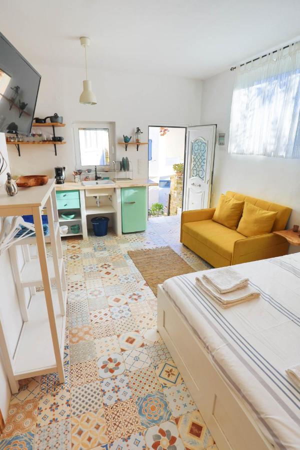 Ravi Boutique Home - 1 Minute Walk From Beach كاليفيس المظهر الخارجي الصورة
