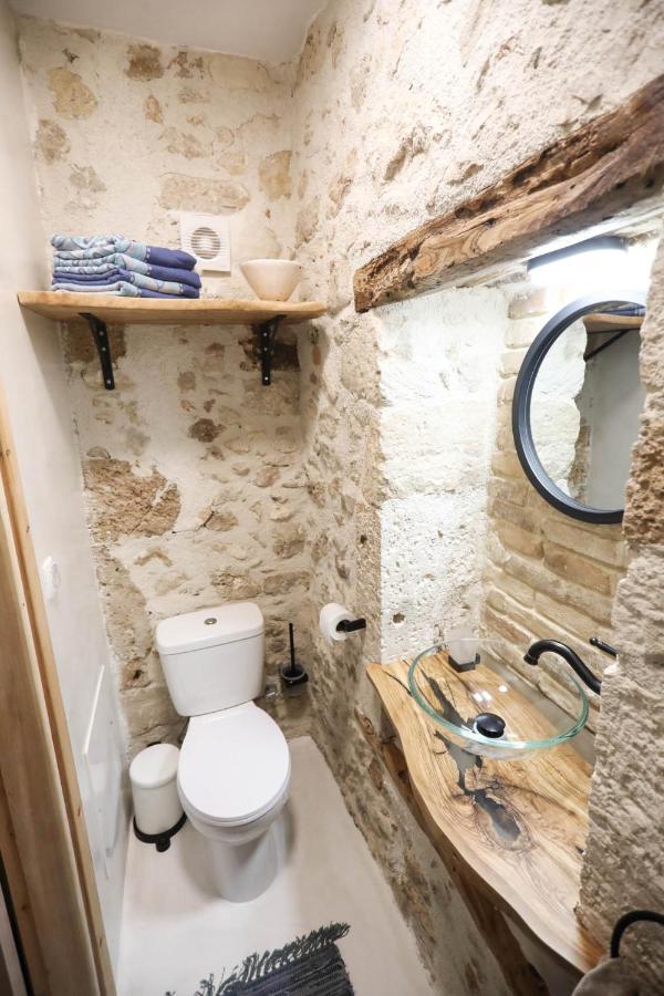 Ravi Boutique Home - 1 Minute Walk From Beach كاليفيس المظهر الخارجي الصورة