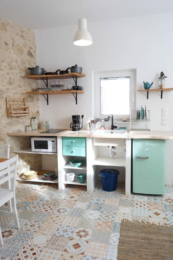 Ravi Boutique Home - 1 Minute Walk From Beach كاليفيس المظهر الخارجي الصورة