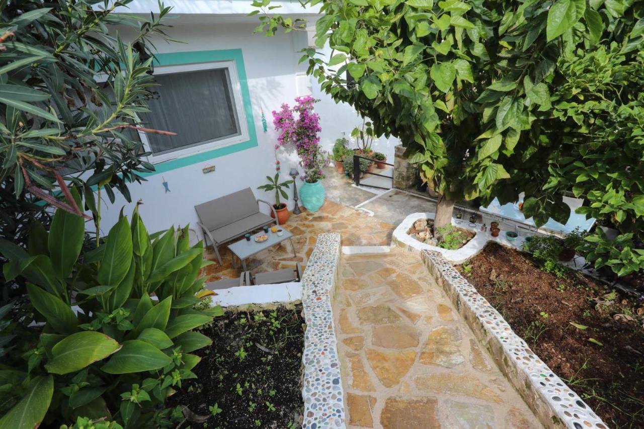 Ravi Boutique Home - 1 Minute Walk From Beach كاليفيس المظهر الخارجي الصورة