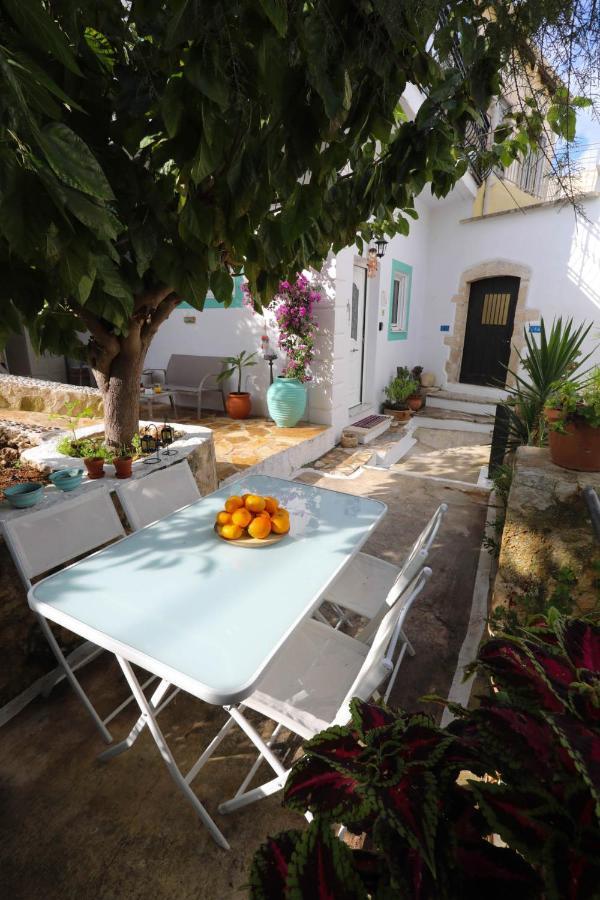 Ravi Boutique Home - 1 Minute Walk From Beach كاليفيس المظهر الخارجي الصورة