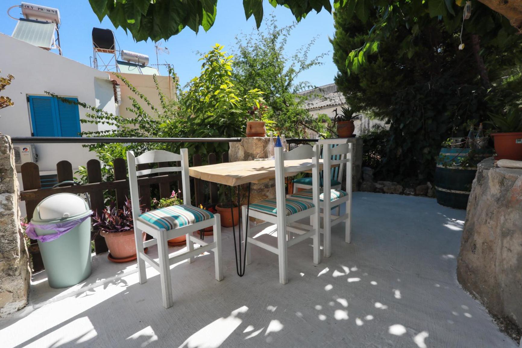 Ravi Boutique Home - 1 Minute Walk From Beach كاليفيس المظهر الخارجي الصورة